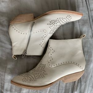 Dolce Vita Uma studded booties